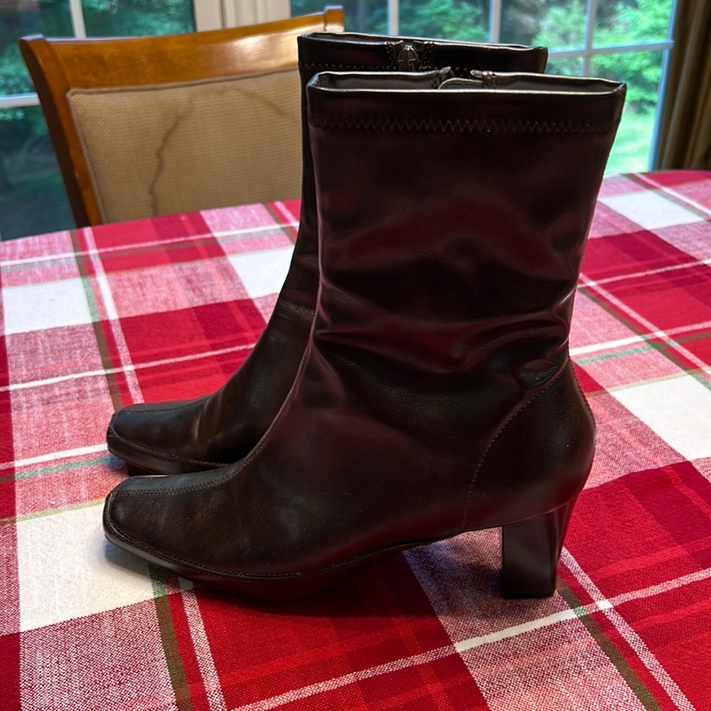 A2 cinnamon brown short boots with heel, BARELY ever worn, great condition!